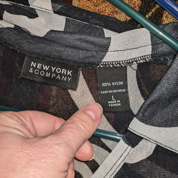 Women's Vintage New York & Co Sheer Blouse black & white button up s/s - Picture 3 of 4